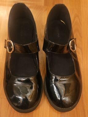 Sonoma Black Patent Mary Jane Girls' Dress Shoes with Gold Buckle